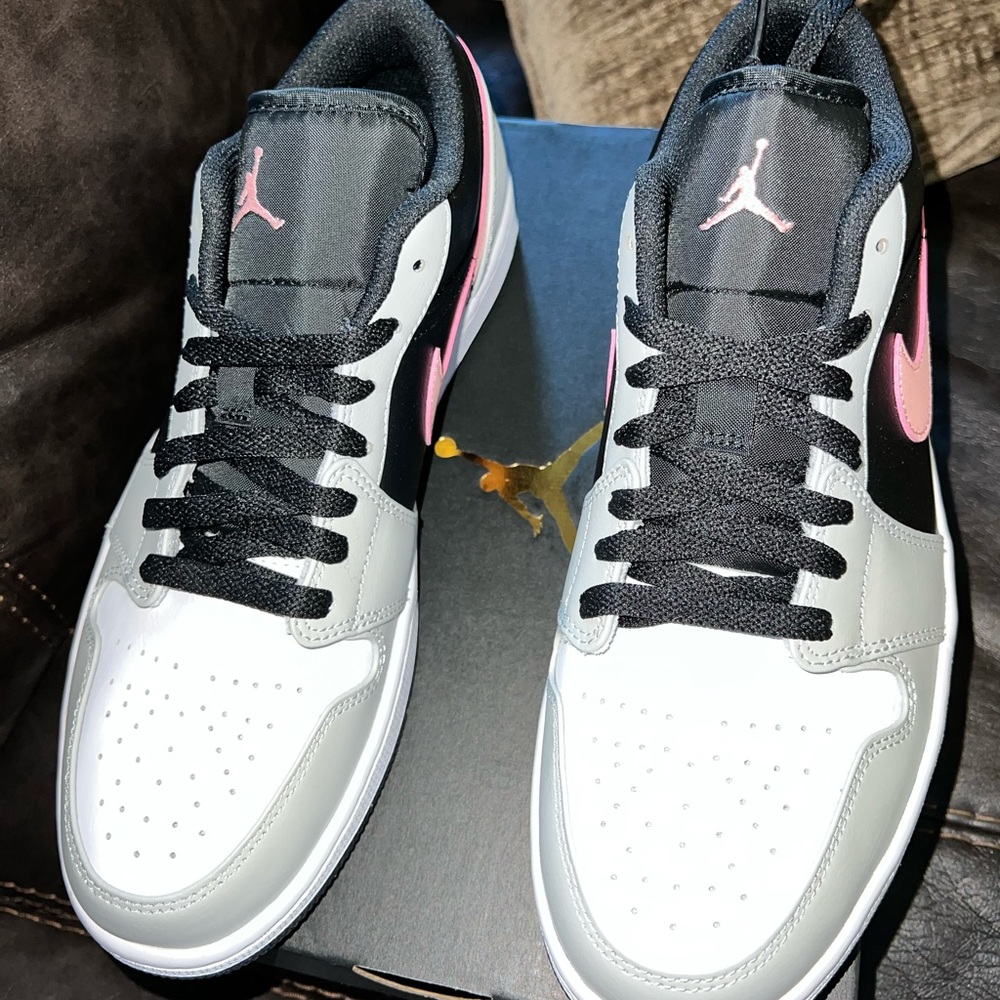 Air Jordan 1 Low ‘Grey Fog Bleached Coral’ Size 10.5
